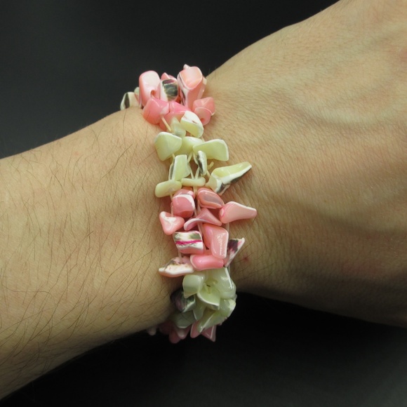 Vintage Pink & White Shell Expandable Bracelet - Picture 2 of 5